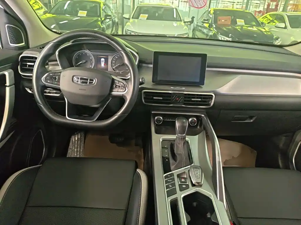 Geely Binyue — миниатюра 10