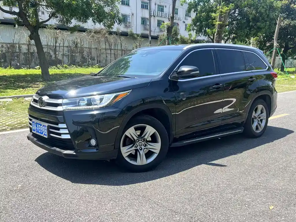 TOYOTA HIGHLANDER