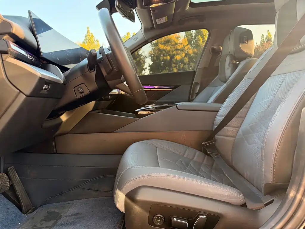 BMW i5 — миниатюра 11