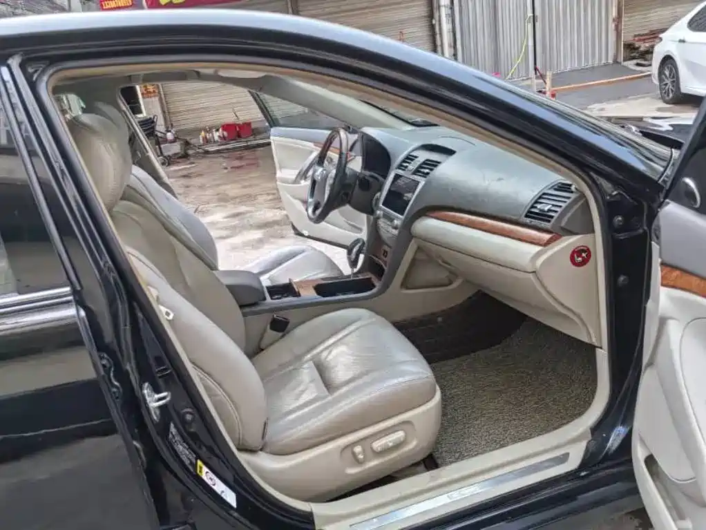 Toyota Camry — миниатюра 7