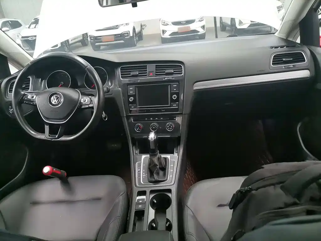 Volkswagen Golf — миниатюра 10