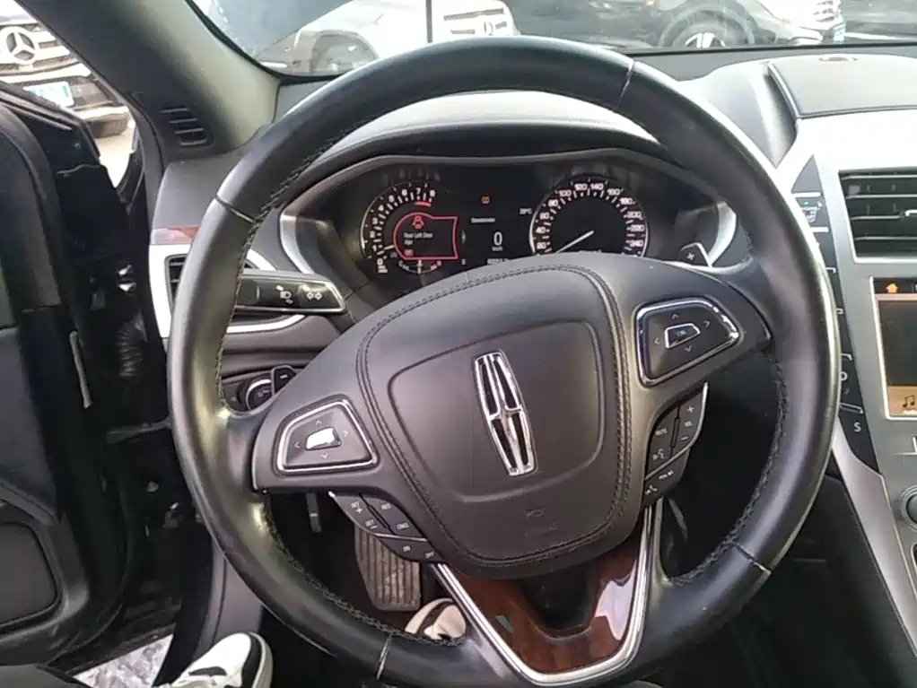 Lincoln MKZ — миниатюра 11