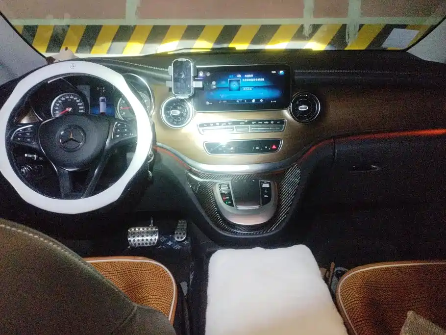 Mercedes-Benz V-Class — миниатюра 12