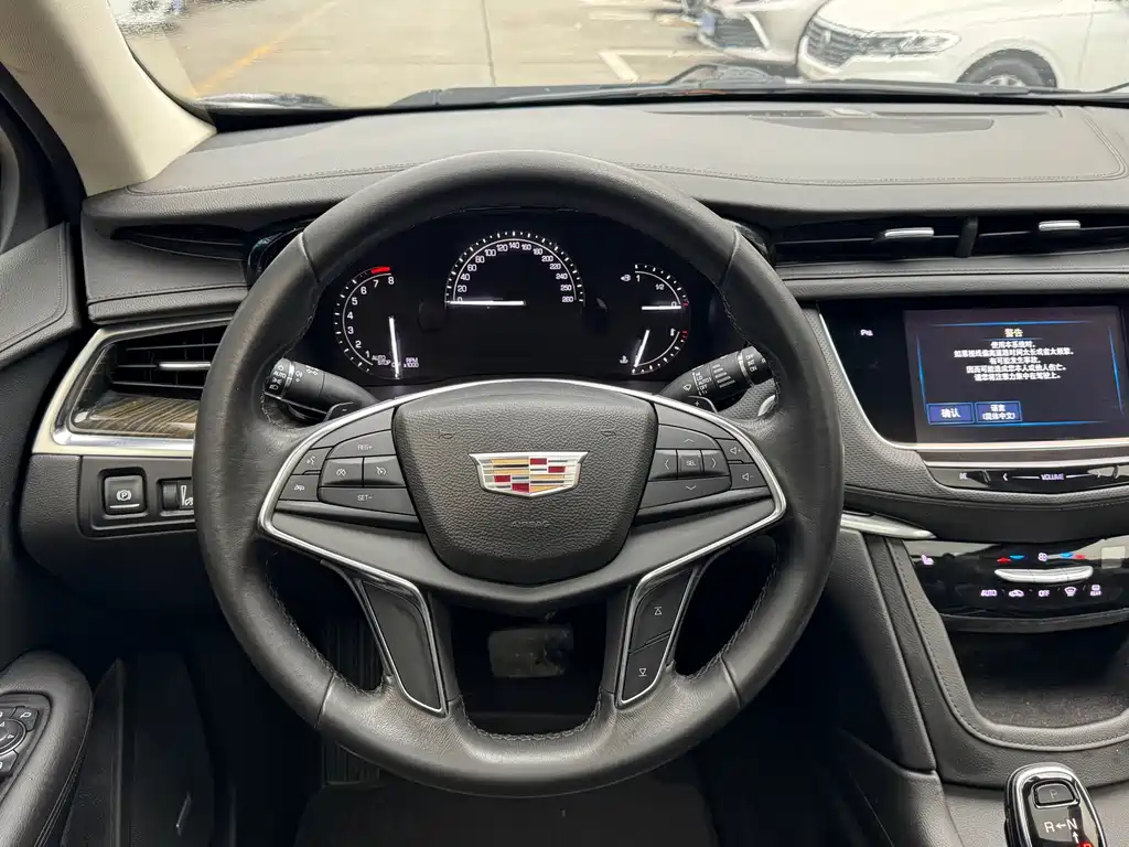 CADILLAC XT5