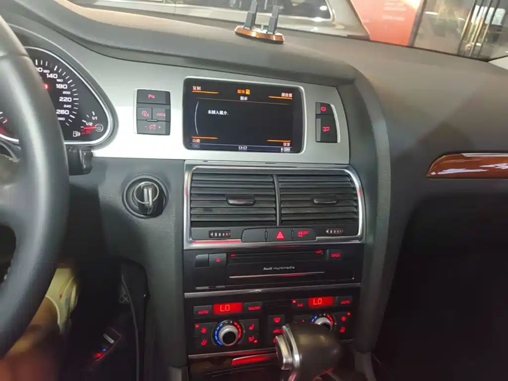 Audi Q7 — миниатюра 13