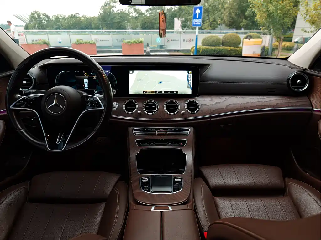 Mercedes-Benz E-Class E 2022 E 300 L Fashion