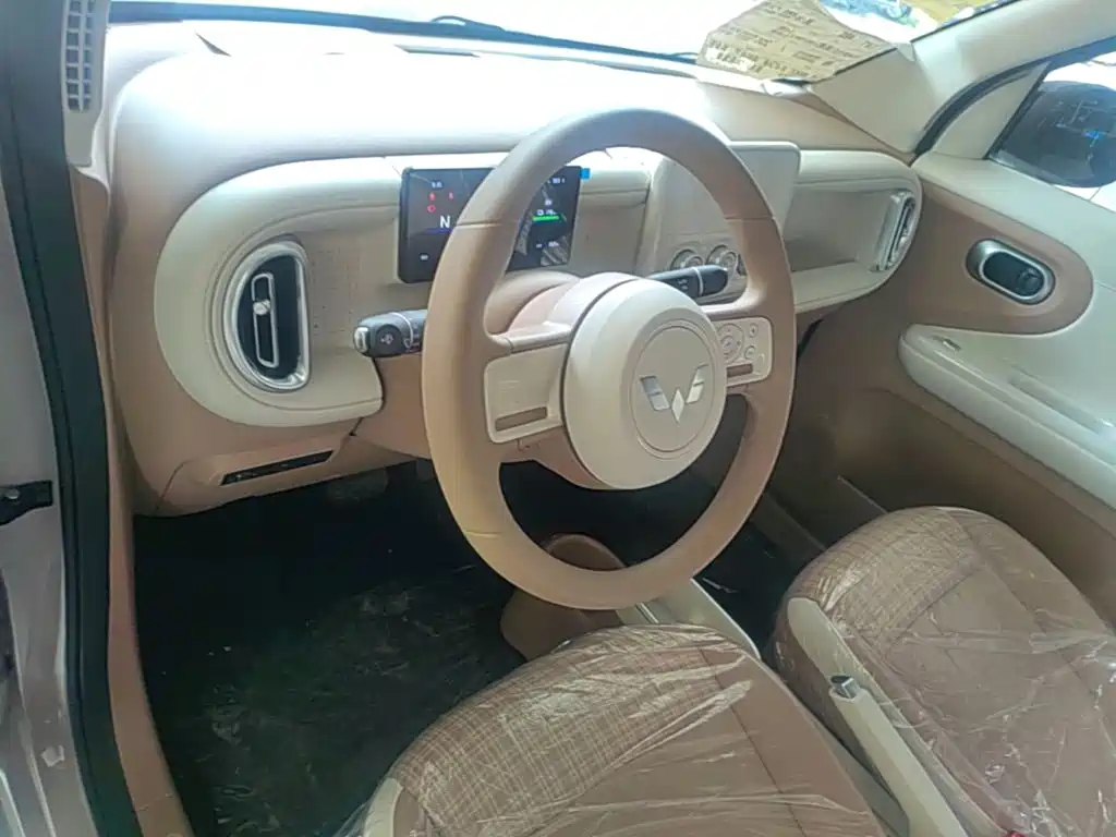 Wuling MINIEV — миниатюра 10