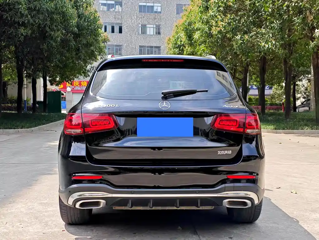 MERCEDES-BENZ GLC