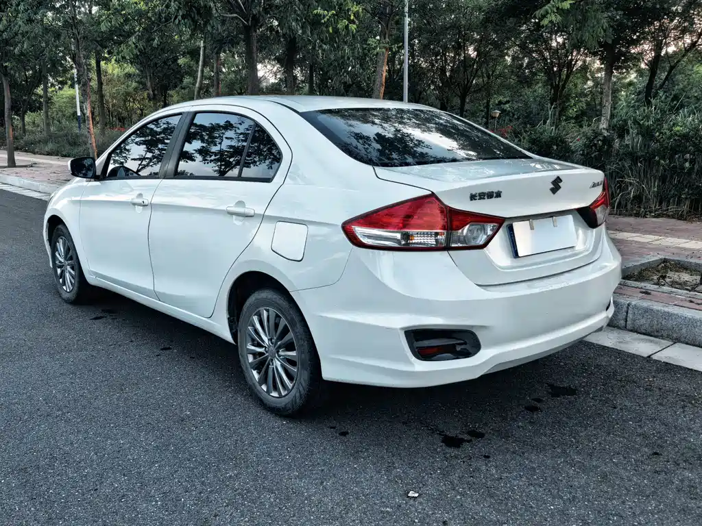 Suzuki Alivio — миниатюра 6