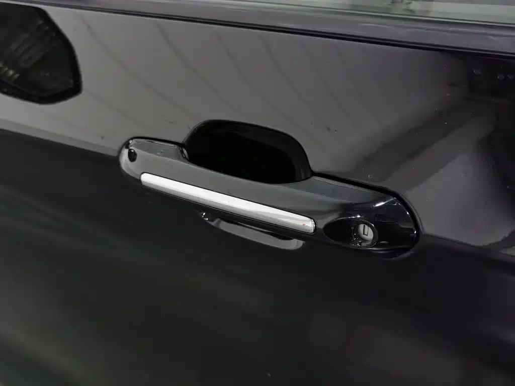 Ford Explorer — миниатюра 18