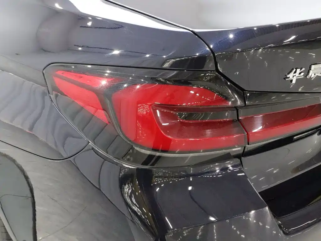 BMW 5 Series — миниатюра 19