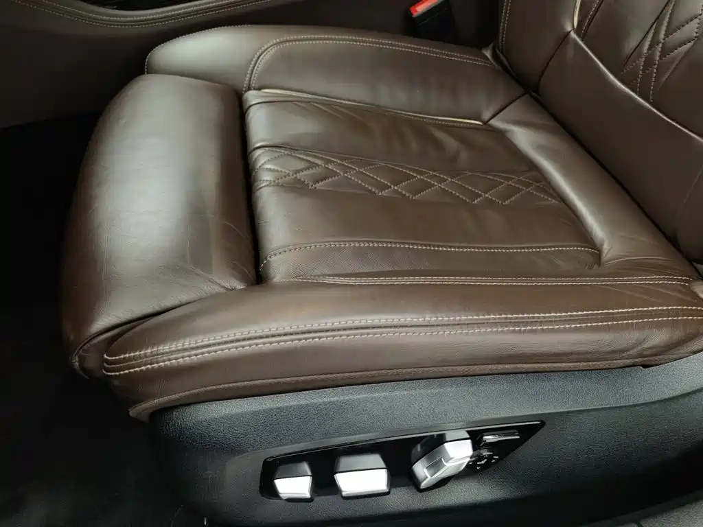 BMW 7 Series — миниатюра 20