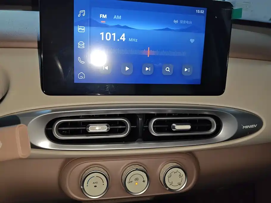 Wuling MINIEV — миниатюра 13