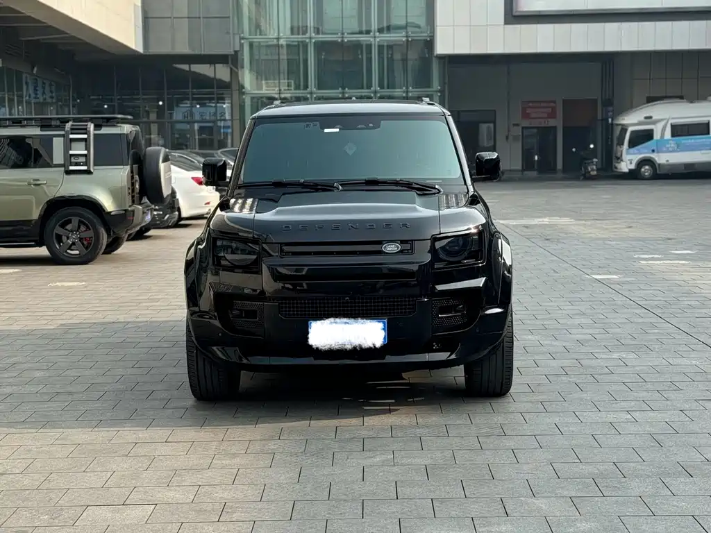 LAND ROVER DEFENDER