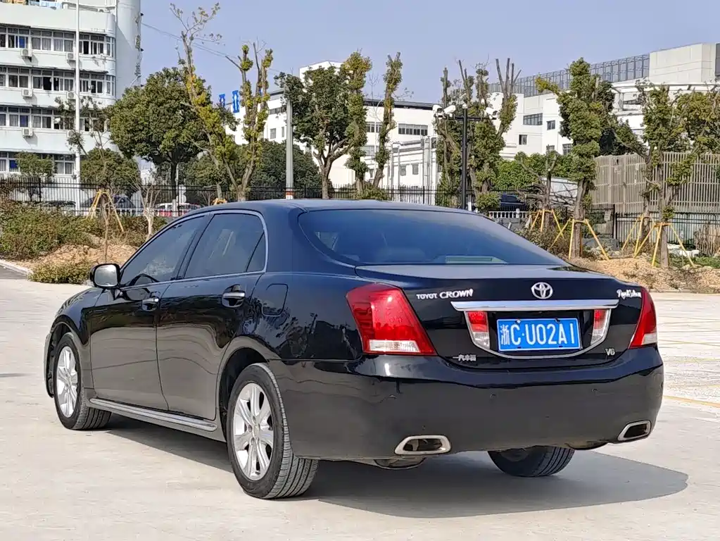 Toyota Crown 2010 3.0L Royal Saloon