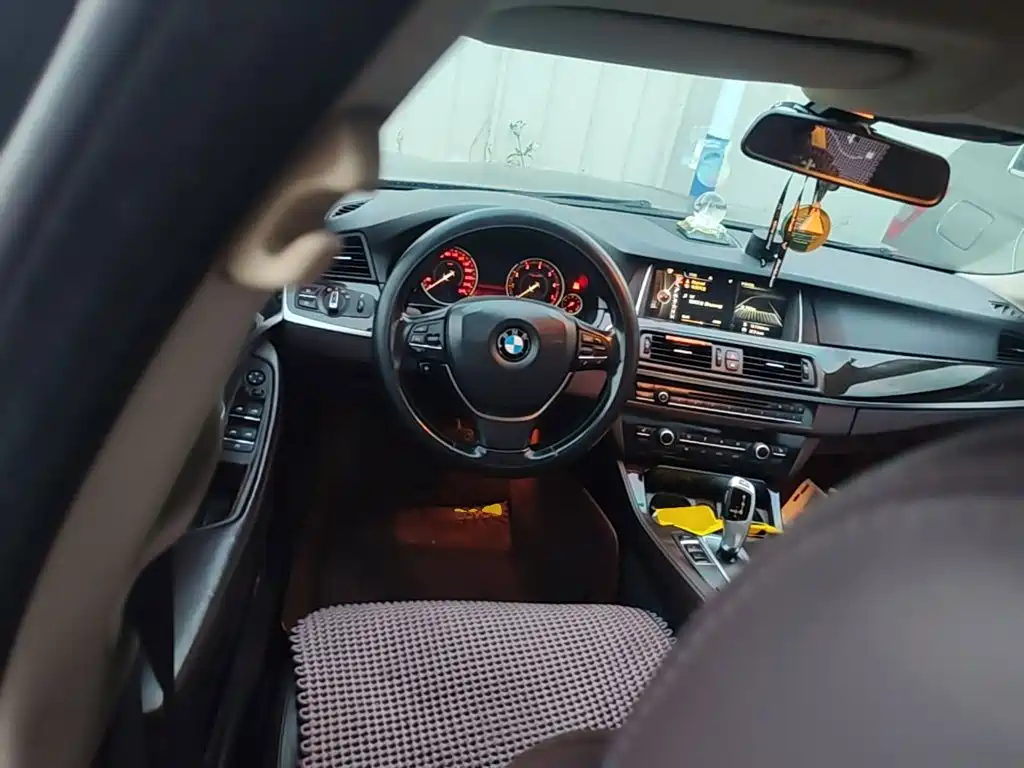 BMW 5 Series — миниатюра 15