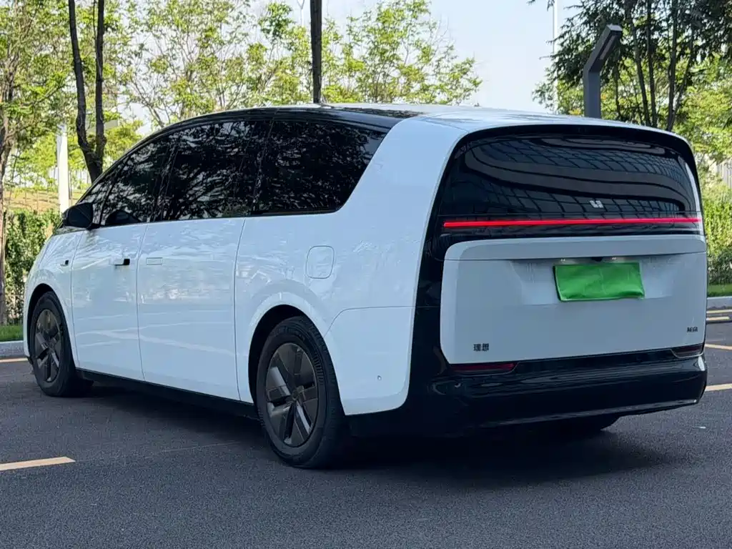 Li Auto MEGA 2025 Home