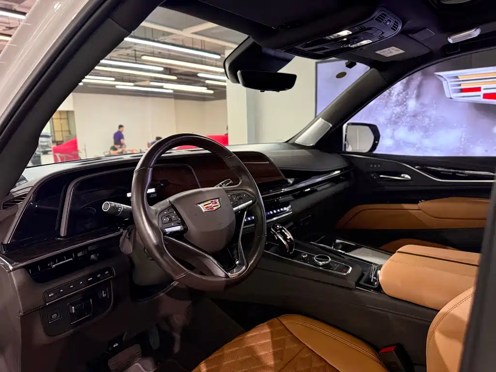 Cadillac Escalade — миниатюра 4
