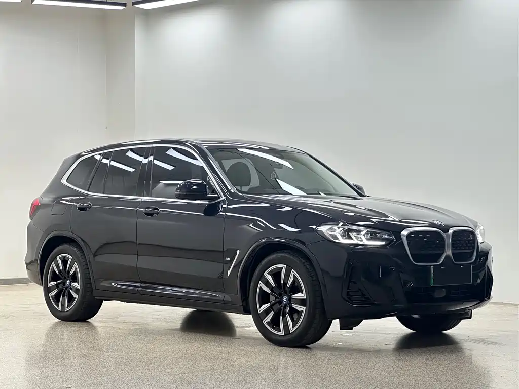 BMW iX3 — миниатюра 2