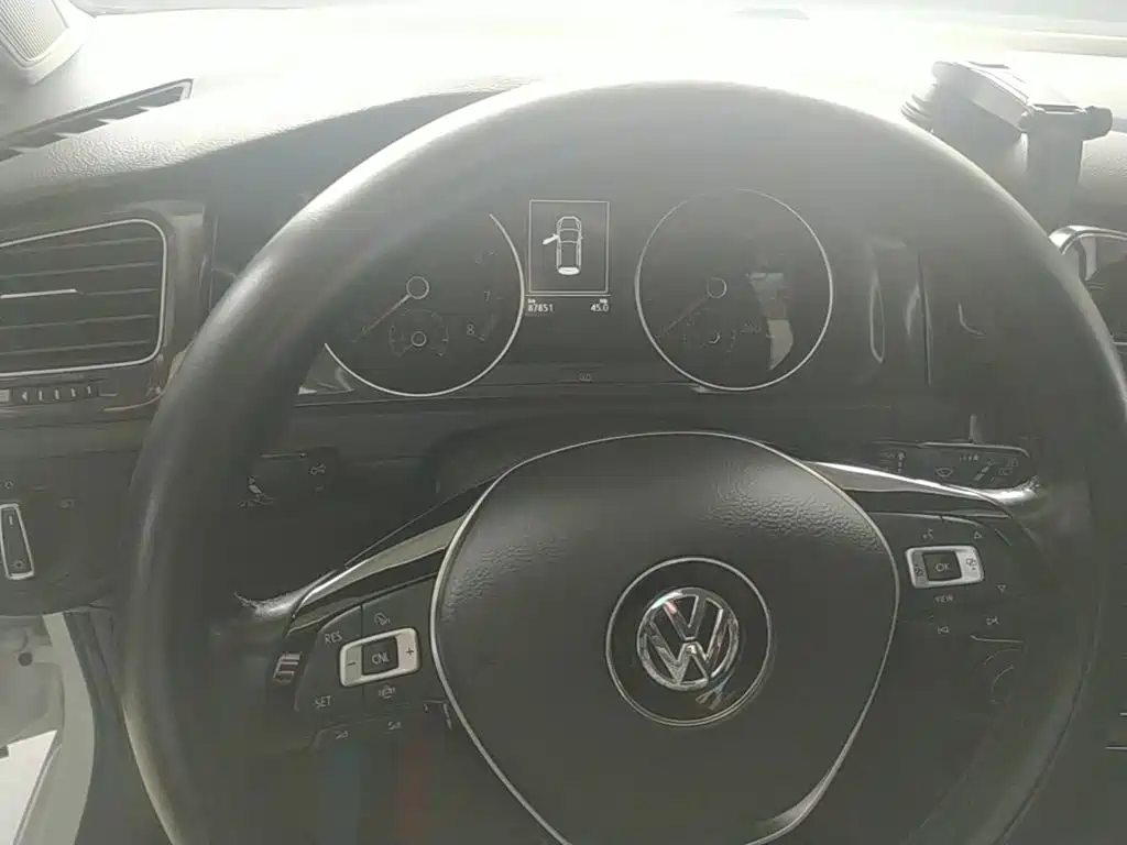 Volkswagen Golf — миниатюра 14
