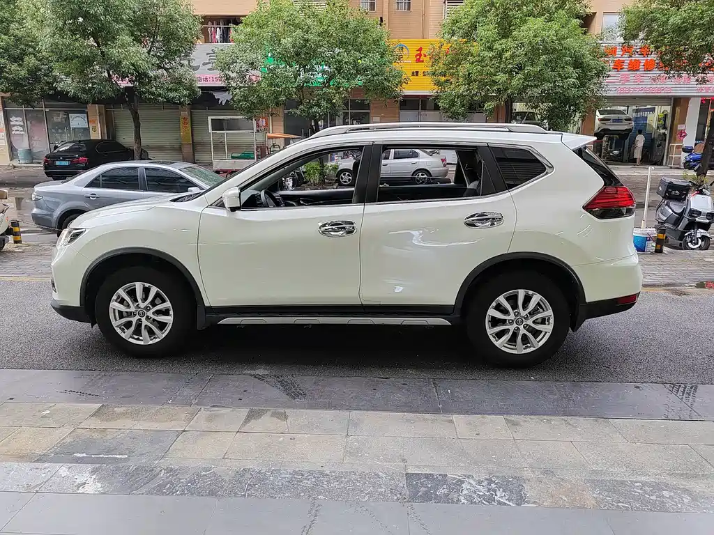 Nissan X-Trail — миниатюра 5