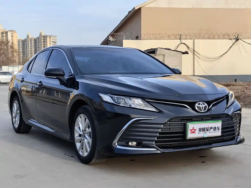 TOYOTA CAMRY