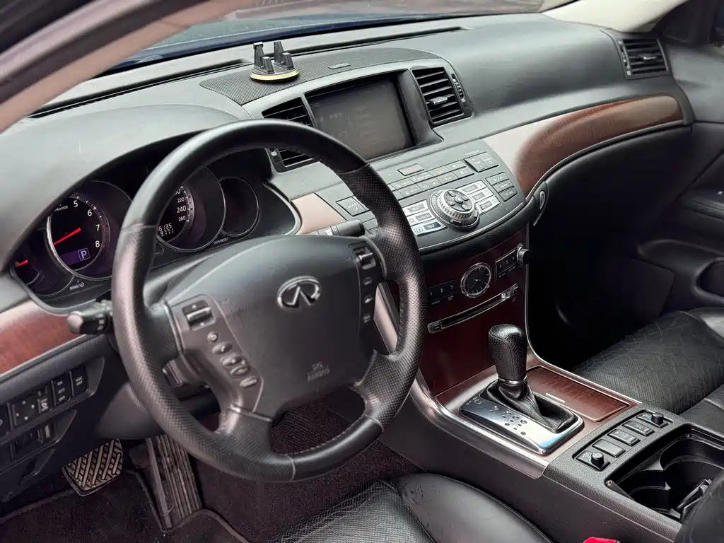 Infiniti M — миниатюра 13