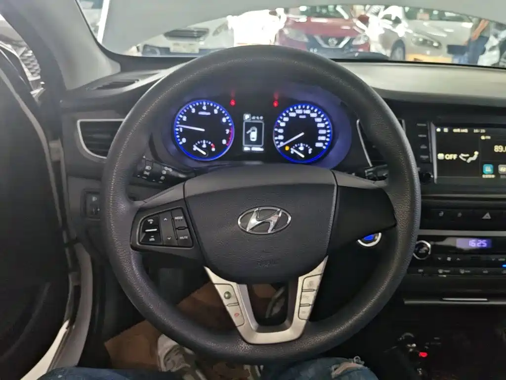 Hyundai Mistra — миниатюра 11
