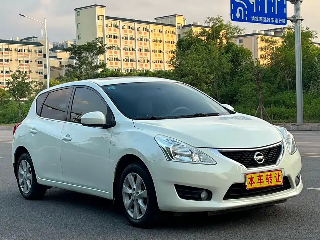 Nissan Tiida — миниатюра 3