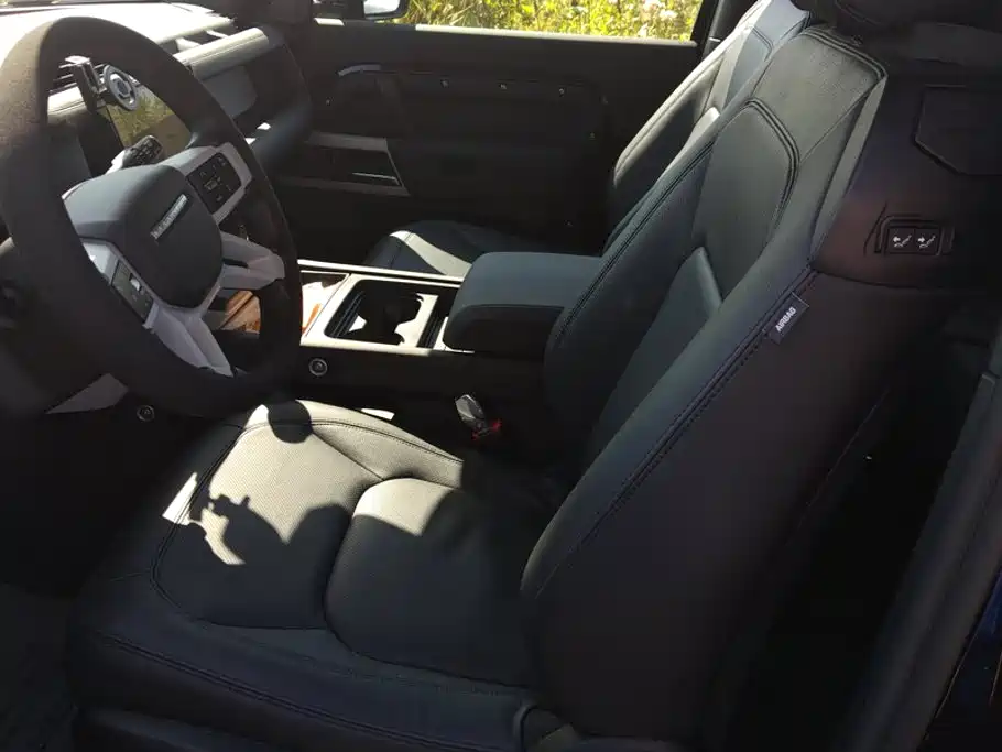 Land Rover Defender — миниатюра 9