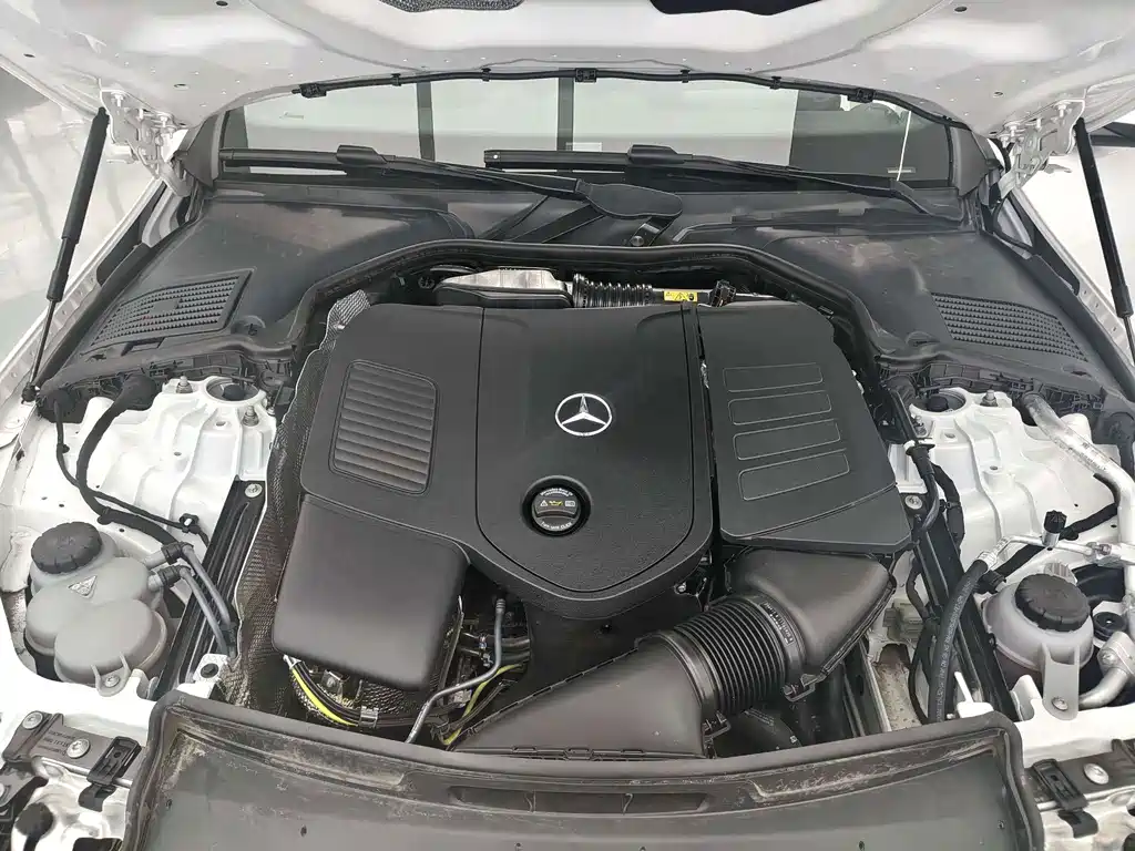 Mercedes-Benz C-Class — миниатюра 13