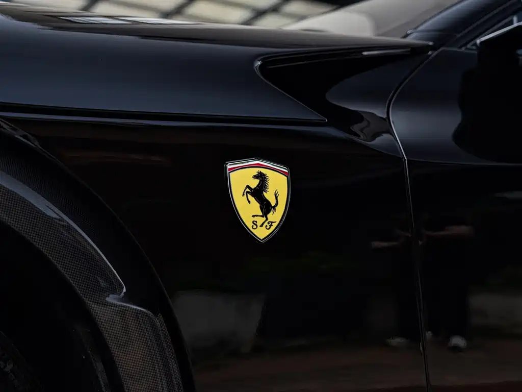 Ferrari Purosangue 2023 6.5L V12