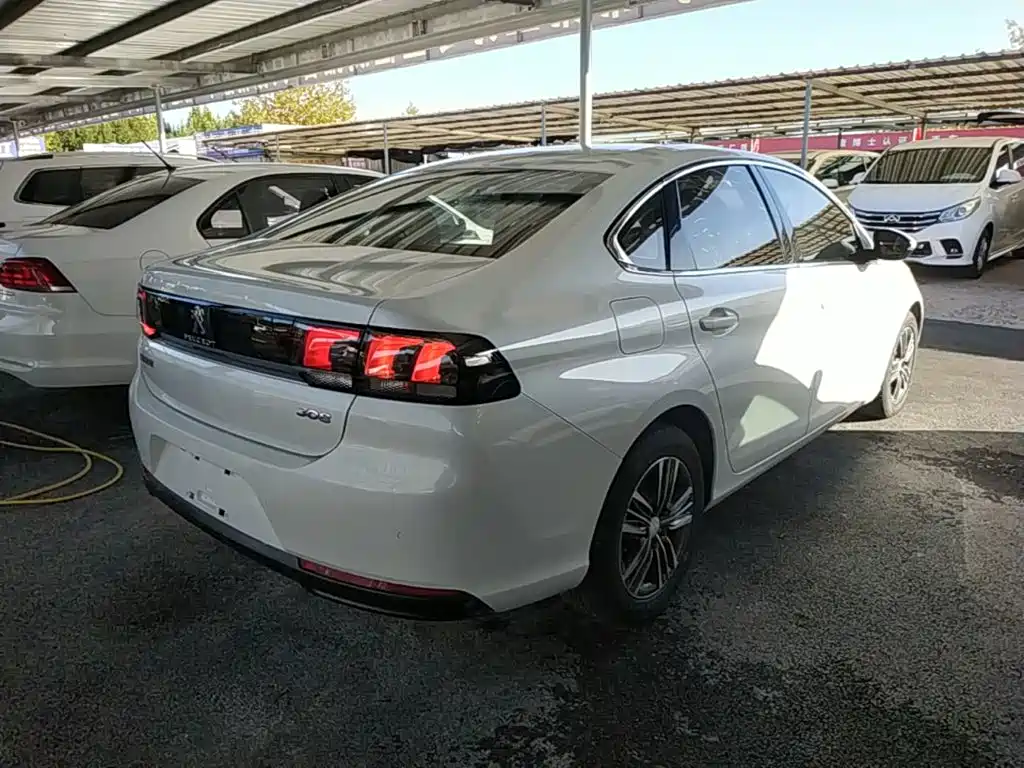 Peugeot 308 — миниатюра 7