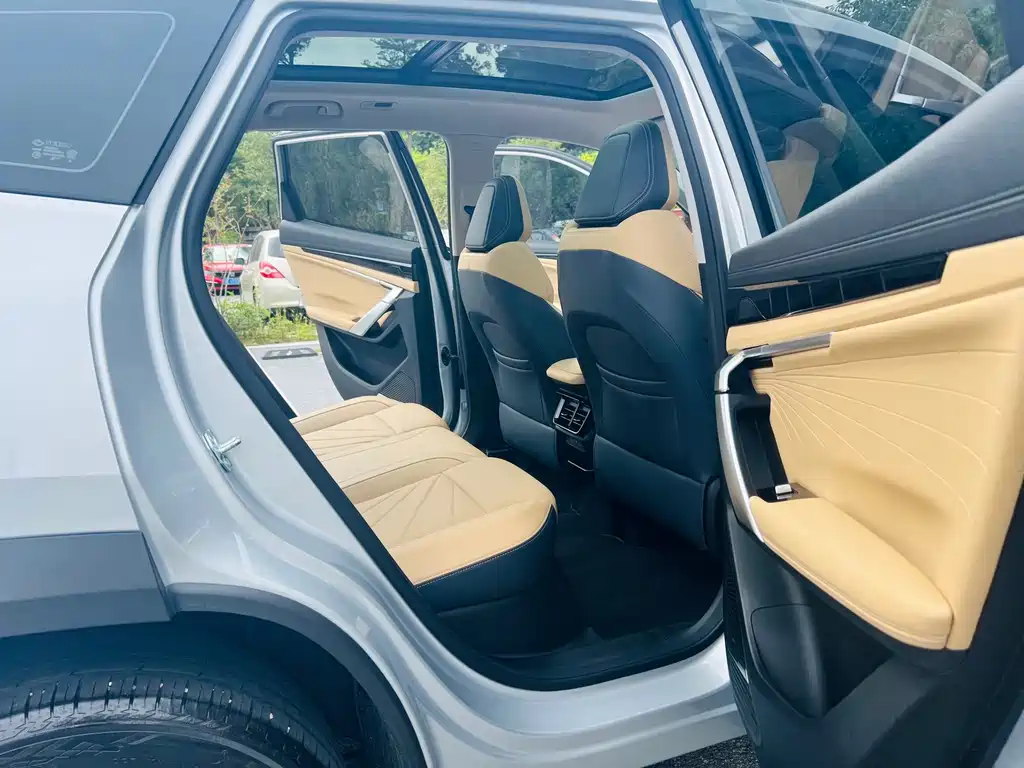 GEELY AUTOMOBILE BOYUE L