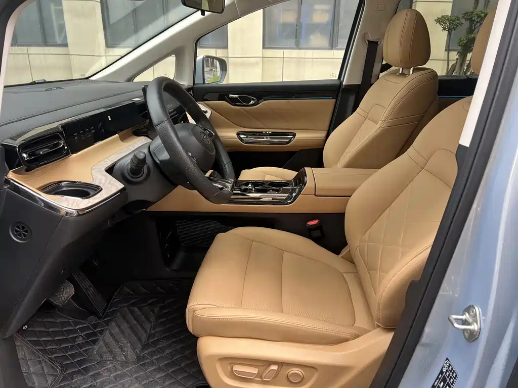 GAC TRUMPCHI E8 NEW ENERGY