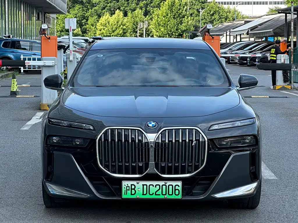 BMW i7 2023 xDrive60L M Sport