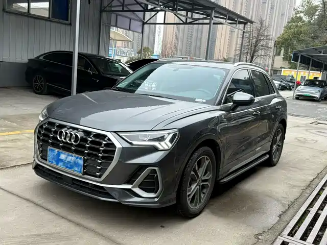 AUDI Q3 2023