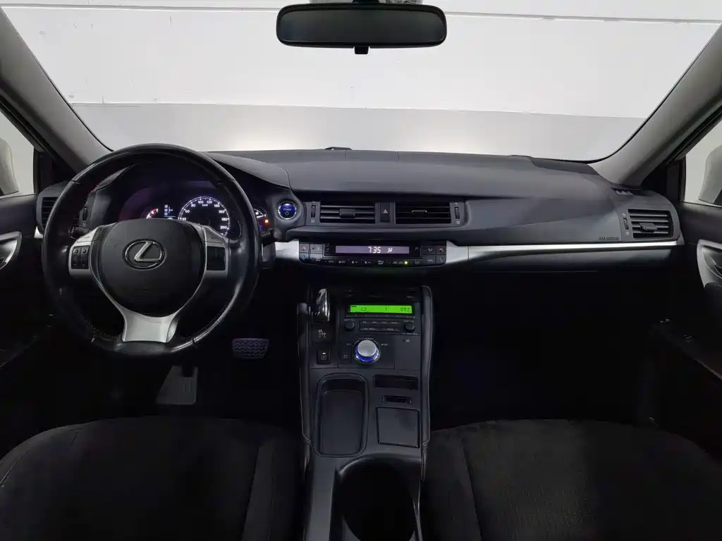 Lexus CT — миниатюра 5