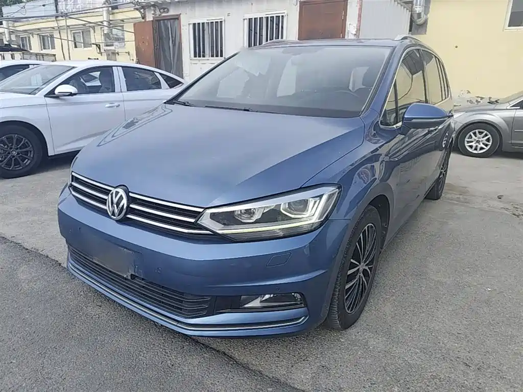 Купить Volkswagen Touran