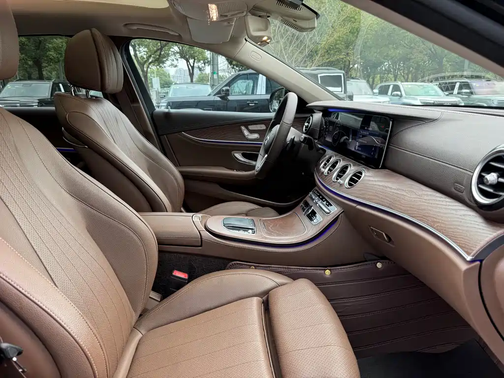 Mercedes-Benz E-Class — миниатюра 16