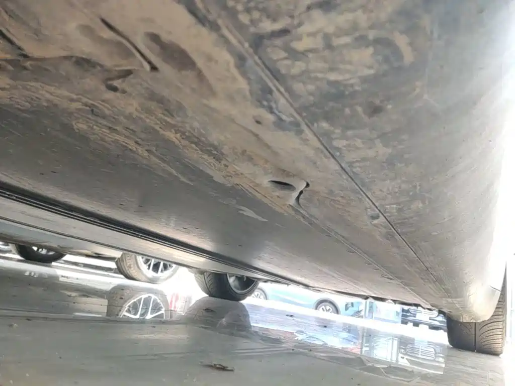 Tesla Model Y — миниатюра 21