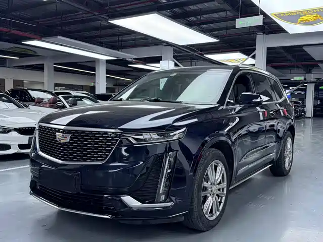 CADILLAC XT6