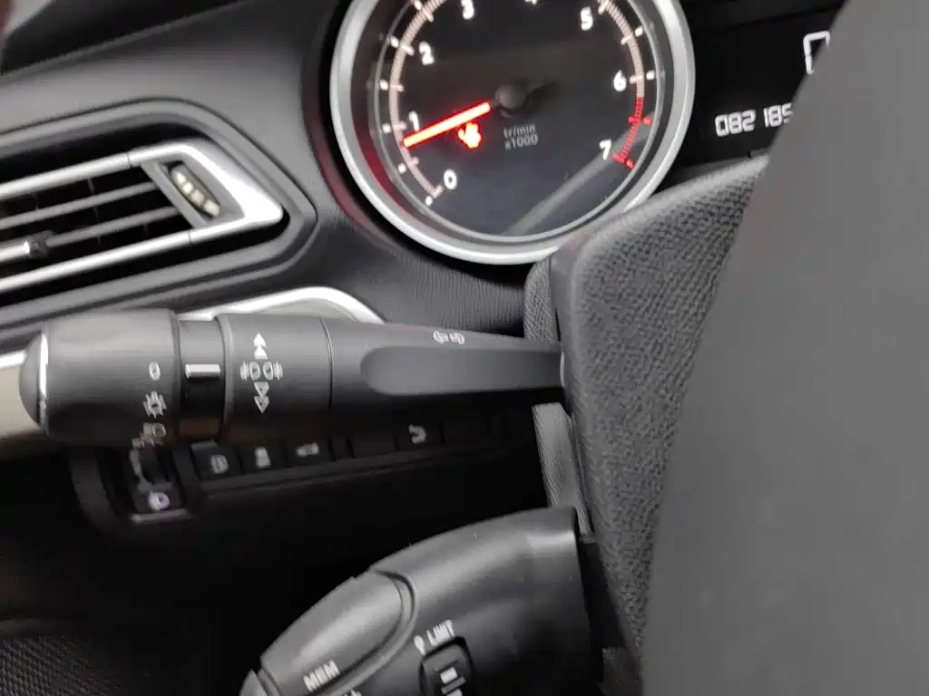 Peugeot 408 — миниатюра 21