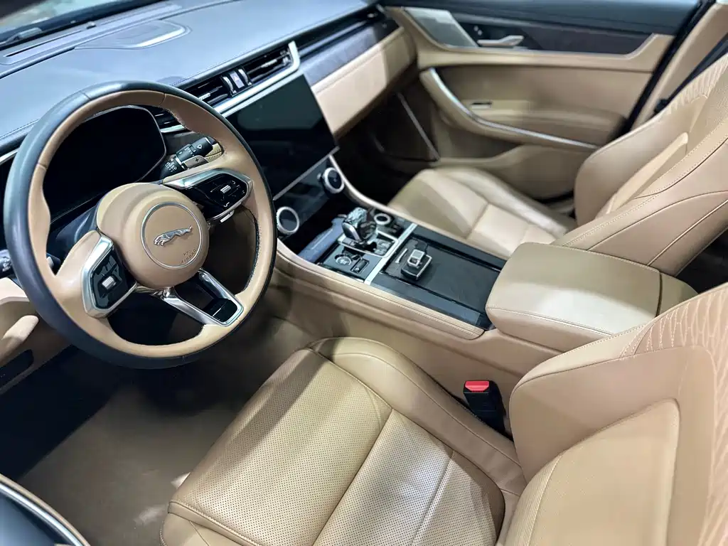 Jaguar XFL — миниатюра 11