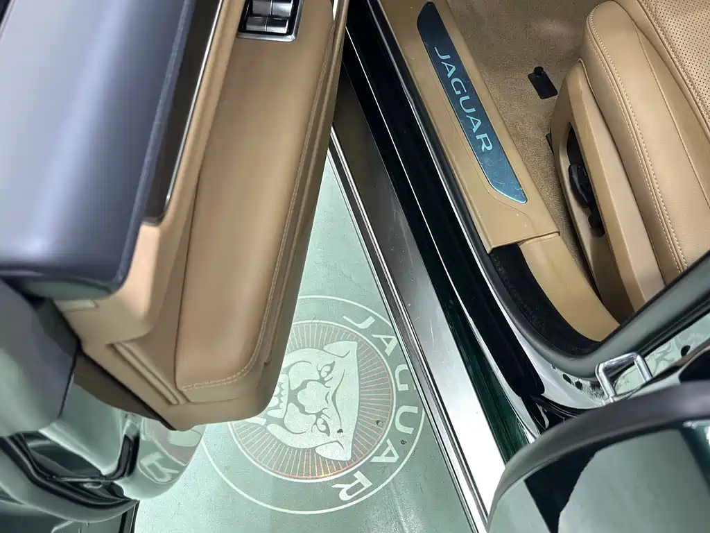 Jaguar XFL — миниатюра 13