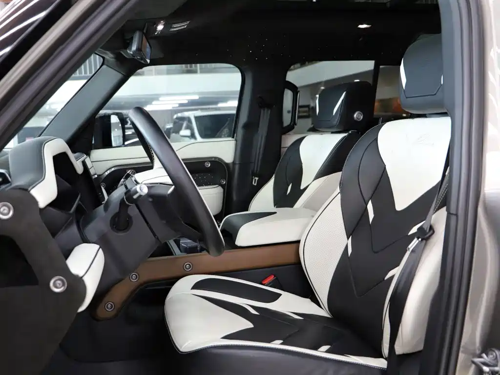 Land Rover Defender — миниатюра 5