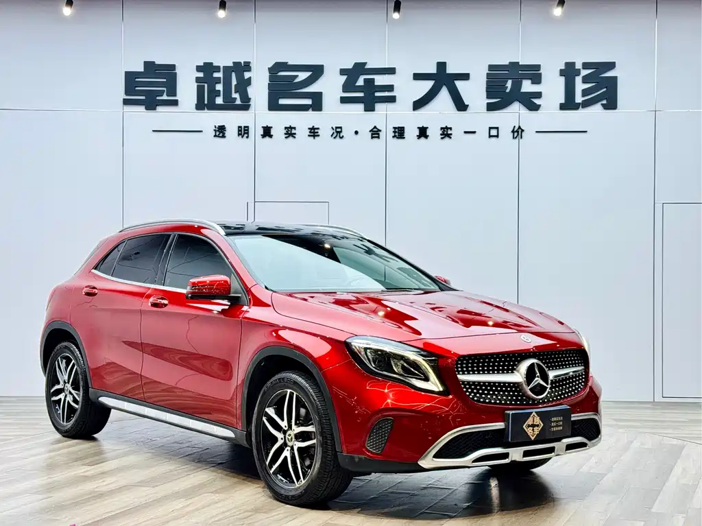 MERCEDES-BENZ GLA