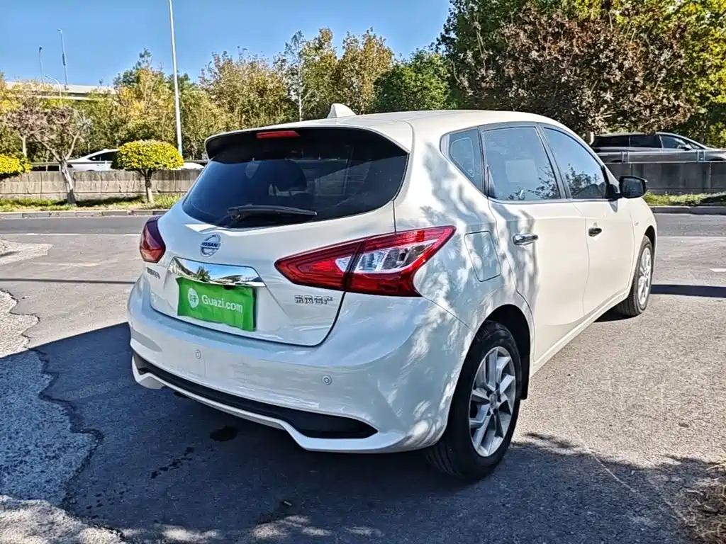 Nissan Tiida — миниатюра 7