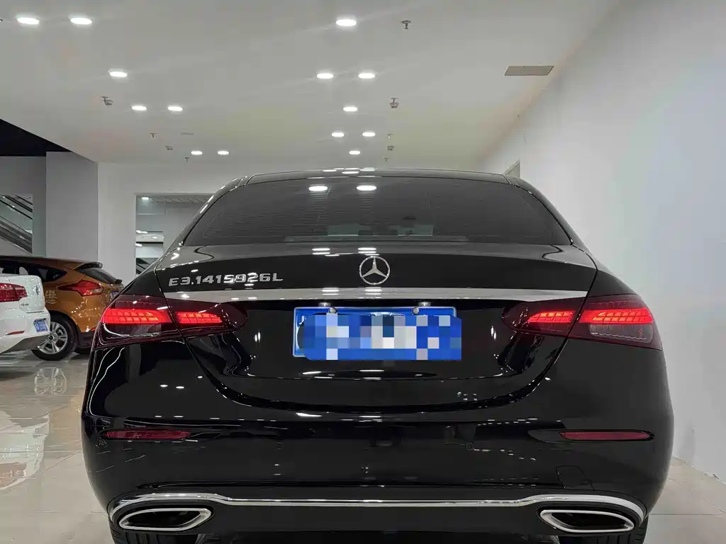 Mercedes-Benz E-Class — миниатюра 3