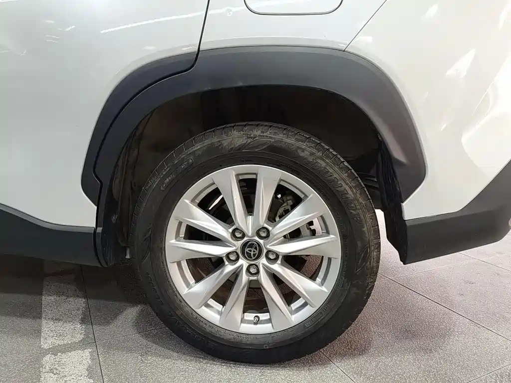 Toyota Corolla Cross — миниатюра 16